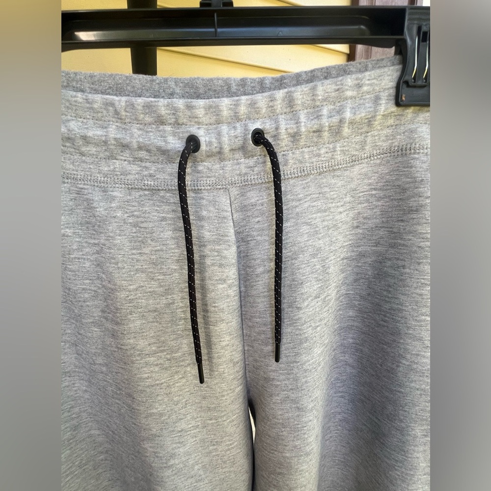 Nike Tech Fleece Joggers L - Picture 2 of 7